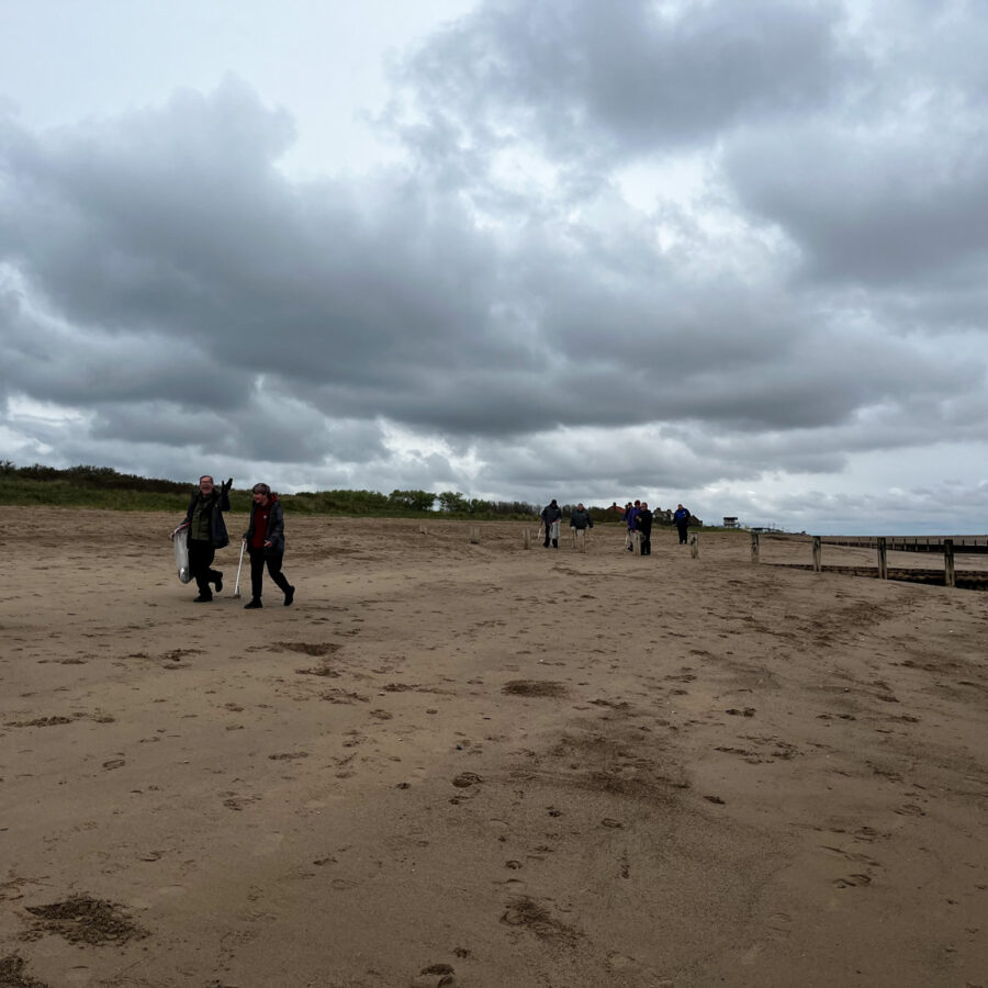 Fantasy Island and Skegness Pier host a successful beach clean-up ...